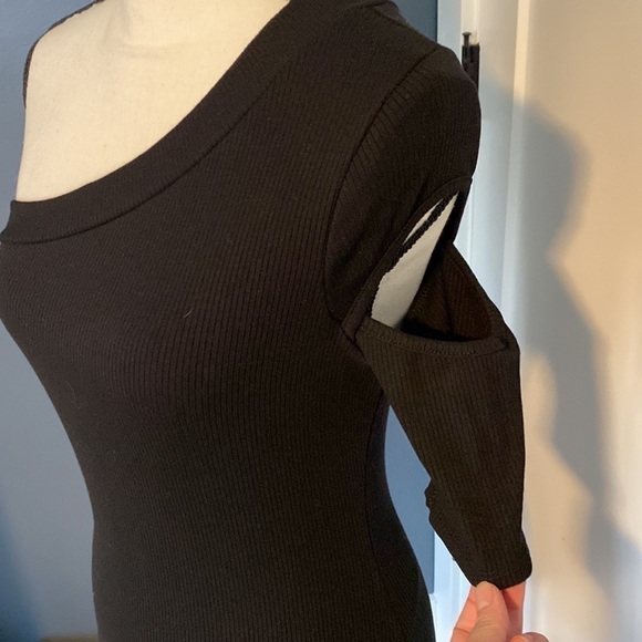 Lulus Ribbed One Shoulder Cold Shoulder Bodysuit NWT - Picture 5 of 8